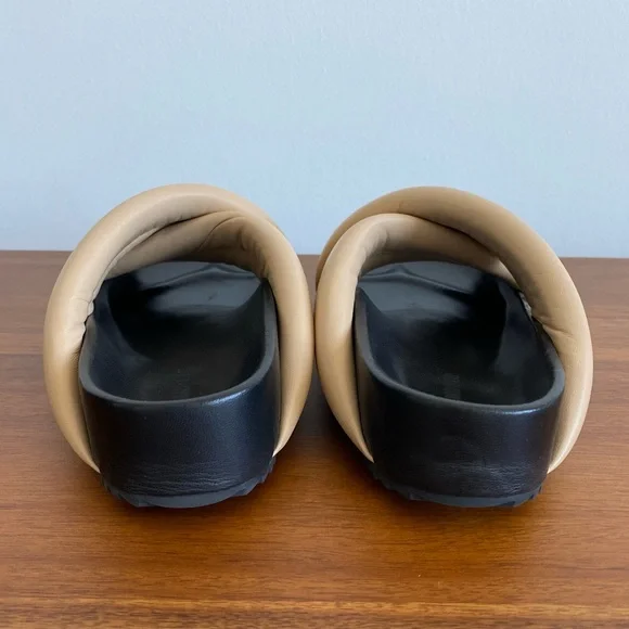 Jil Sander Beige Padded Leather Cross Strap Sandals - Picture 4 of 7